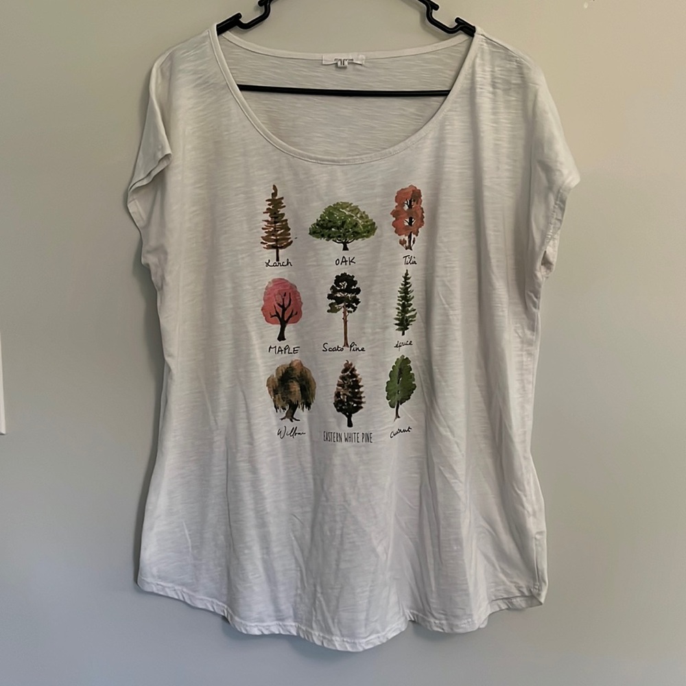 Maurice’s shot sleeve T-shirt size XXL lightly worn